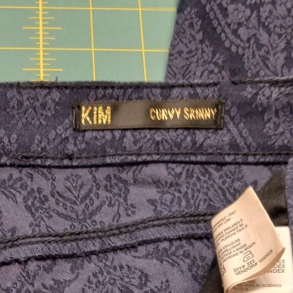 Kardashian Premium Denium Jeans - Picture 8 of 12